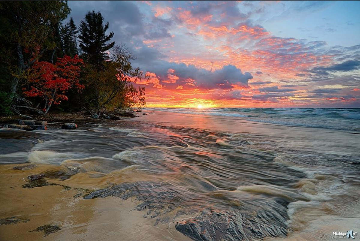 10 Amazing Places To Visit In The Upper Peninsula Of Michigan