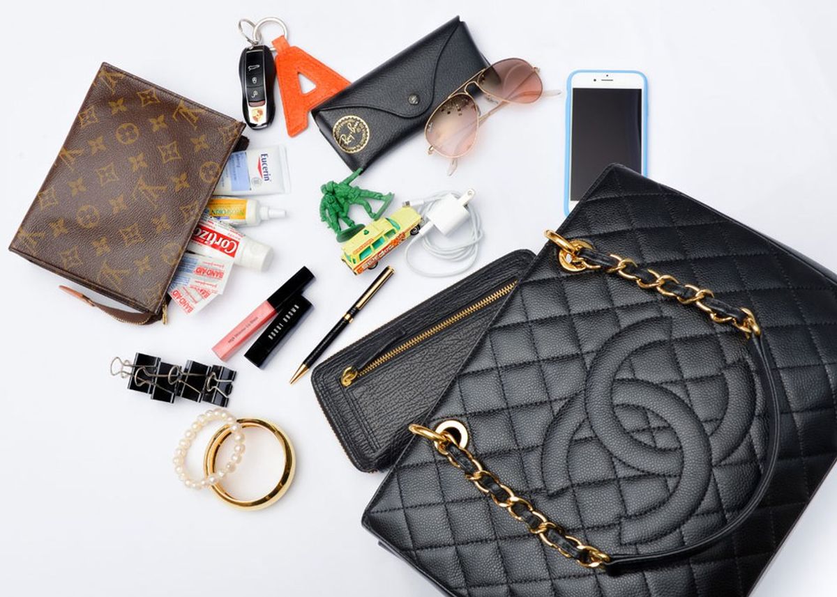 15 Essentials You Should Always Keep In Your Purse