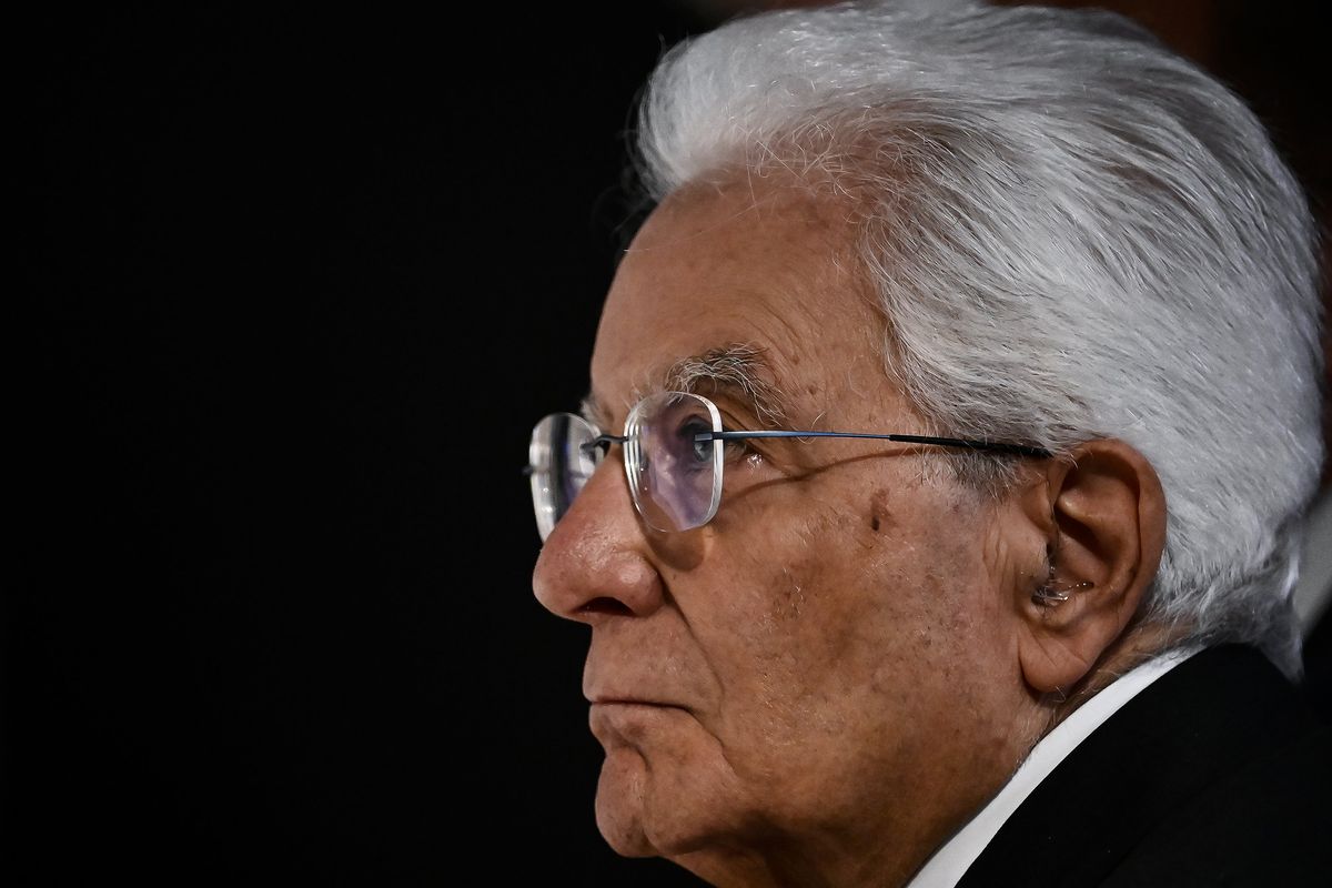Mattarella gioca con la paura tra pandemia e immigrazione