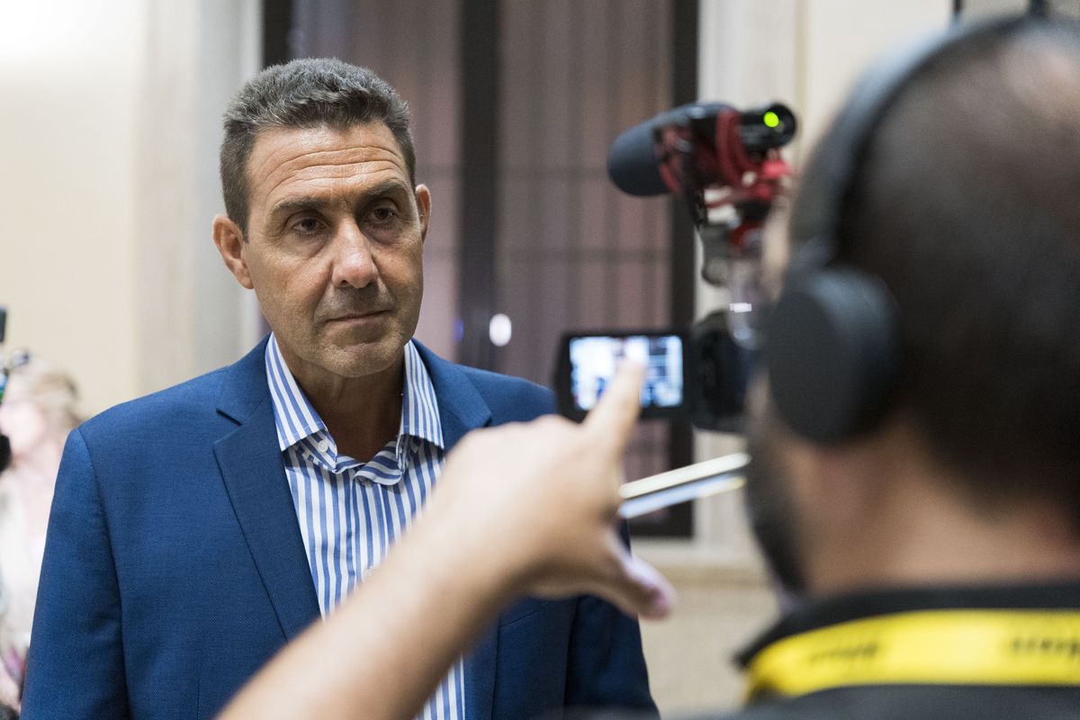 I media in tilt su Vannacci: «Parla da vecchio Dc». «No, è solo un estremista»