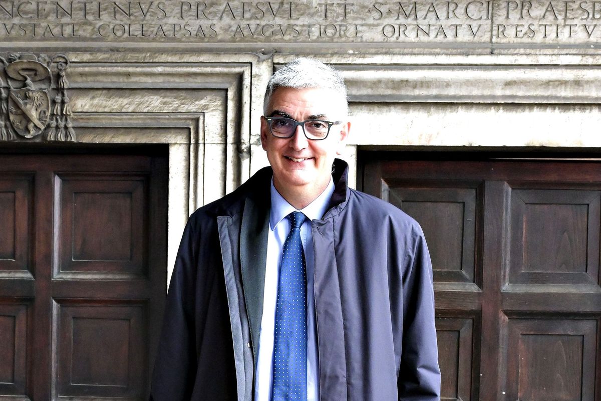 Brusaferro lascia in eredità una guida Lgbt