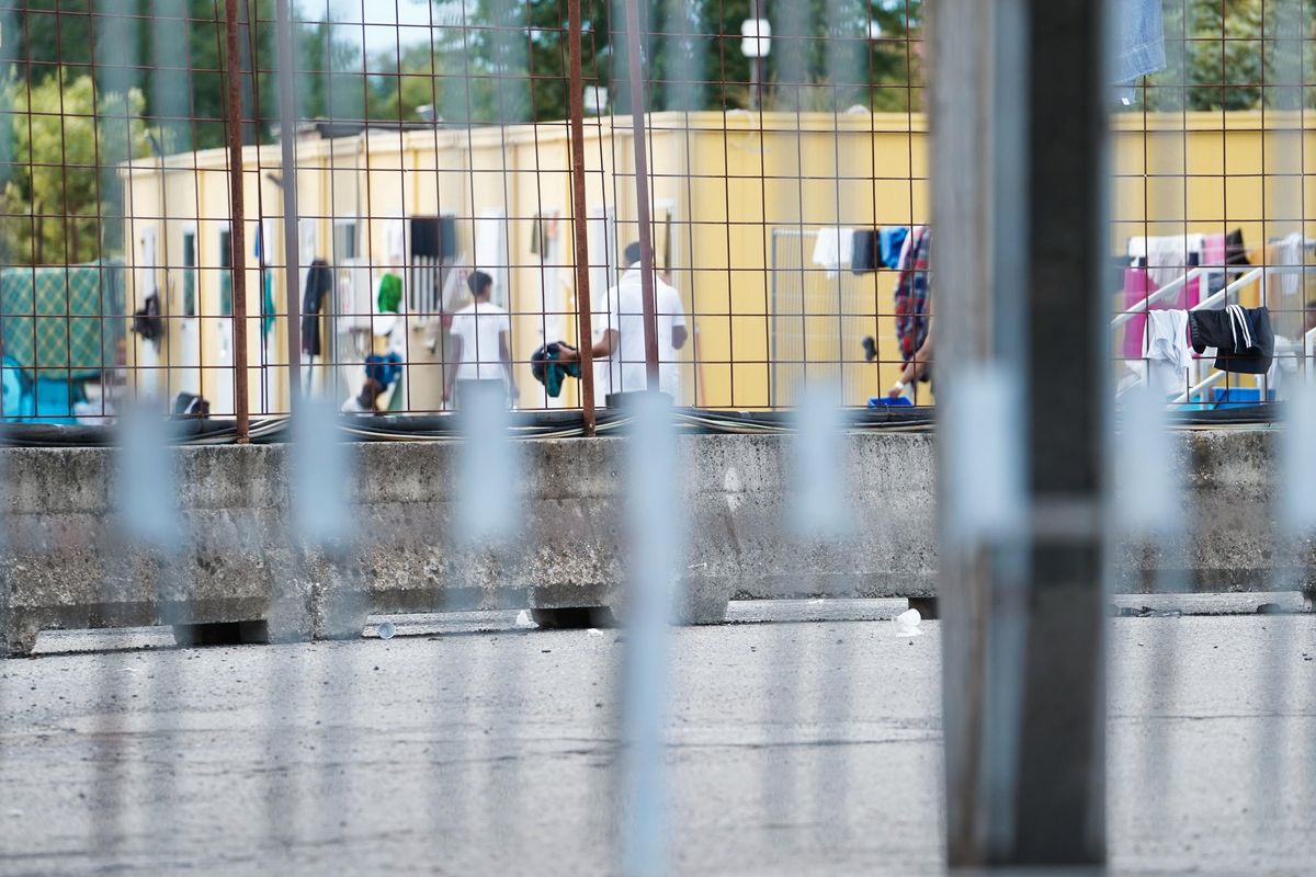 Il giudice salva il migrante stupratore