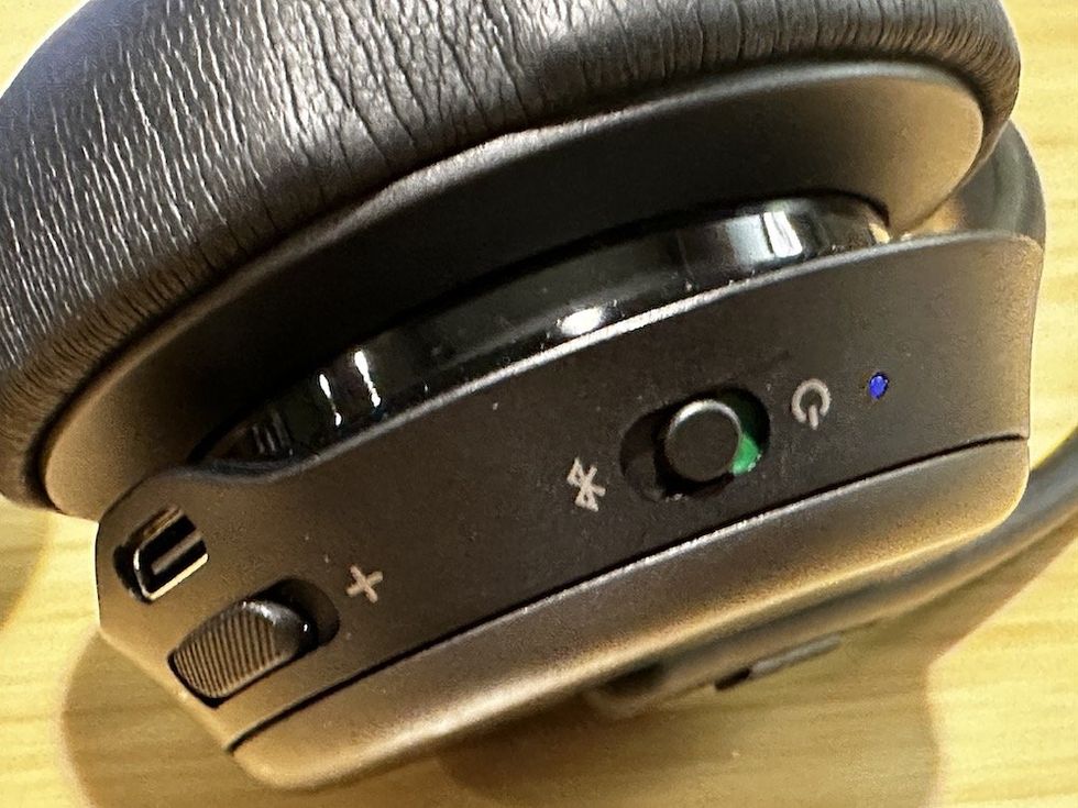 a photo of the controls on the EPOS IMPACT 1061 headset