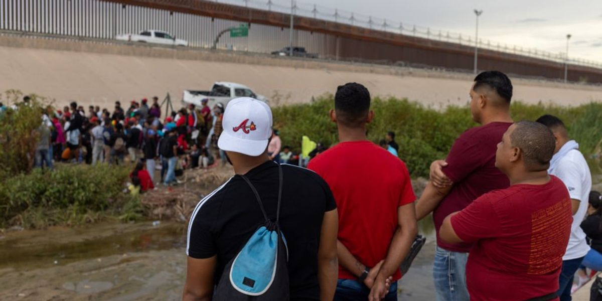 NextImg:Drug cartels send surge of migrants to rush southern border to overwhelm and distract officers