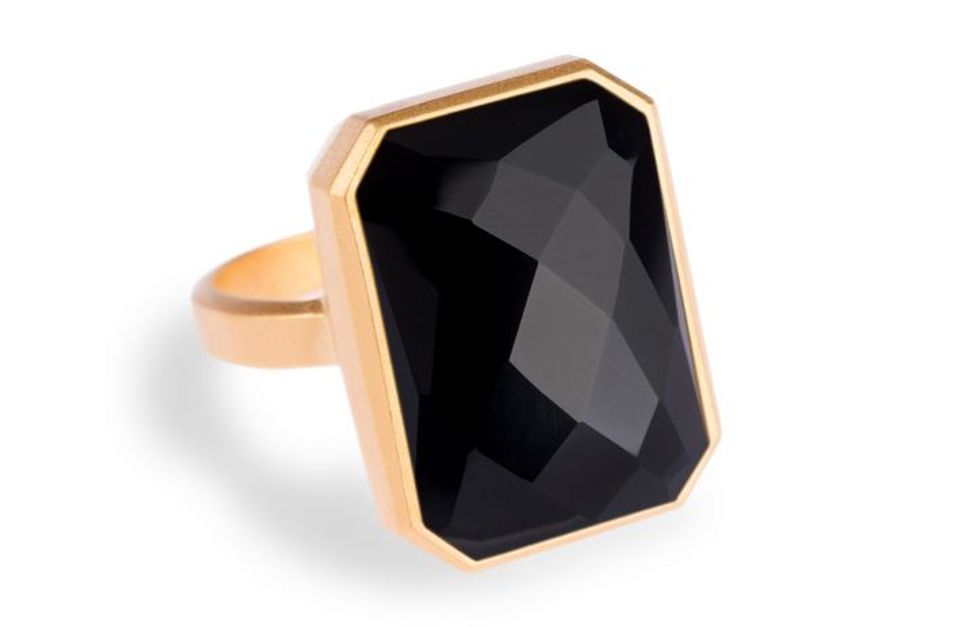 Ringly Is The iPhone Decoder Ring You’ll Want To Wear