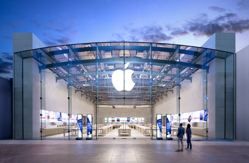 Gear Up On IoT: Apple Jumps Into VR + Super Bowl No Fly Zones