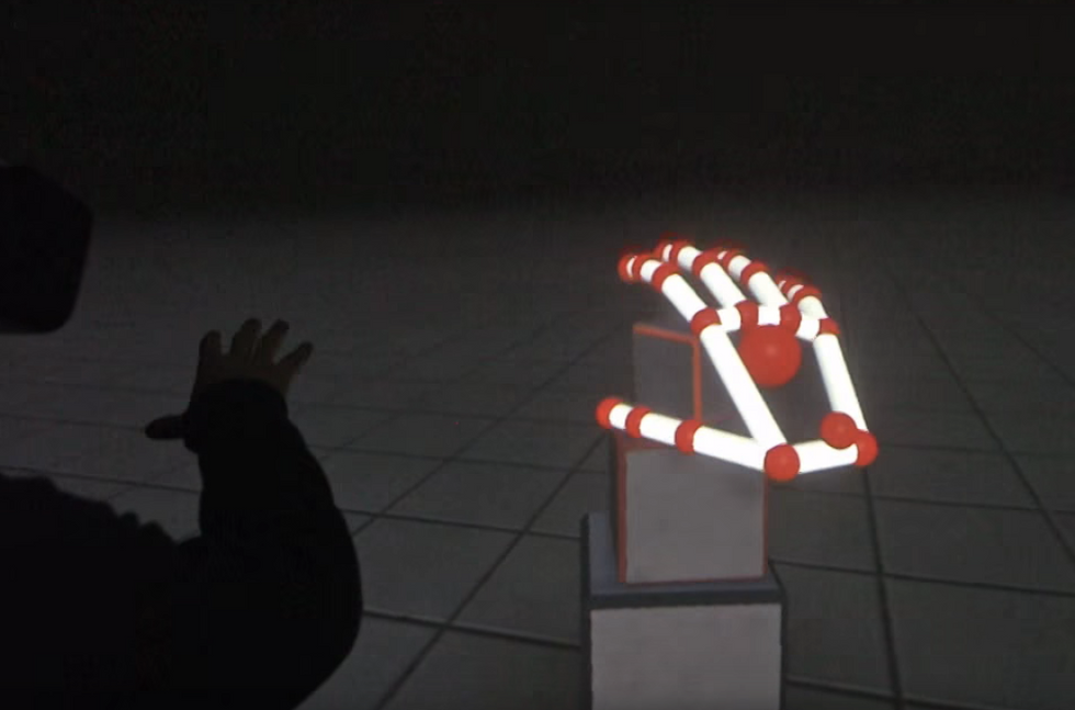 Leap Motion Gets Hands On With VR +Twitter's Getting GIF-fy