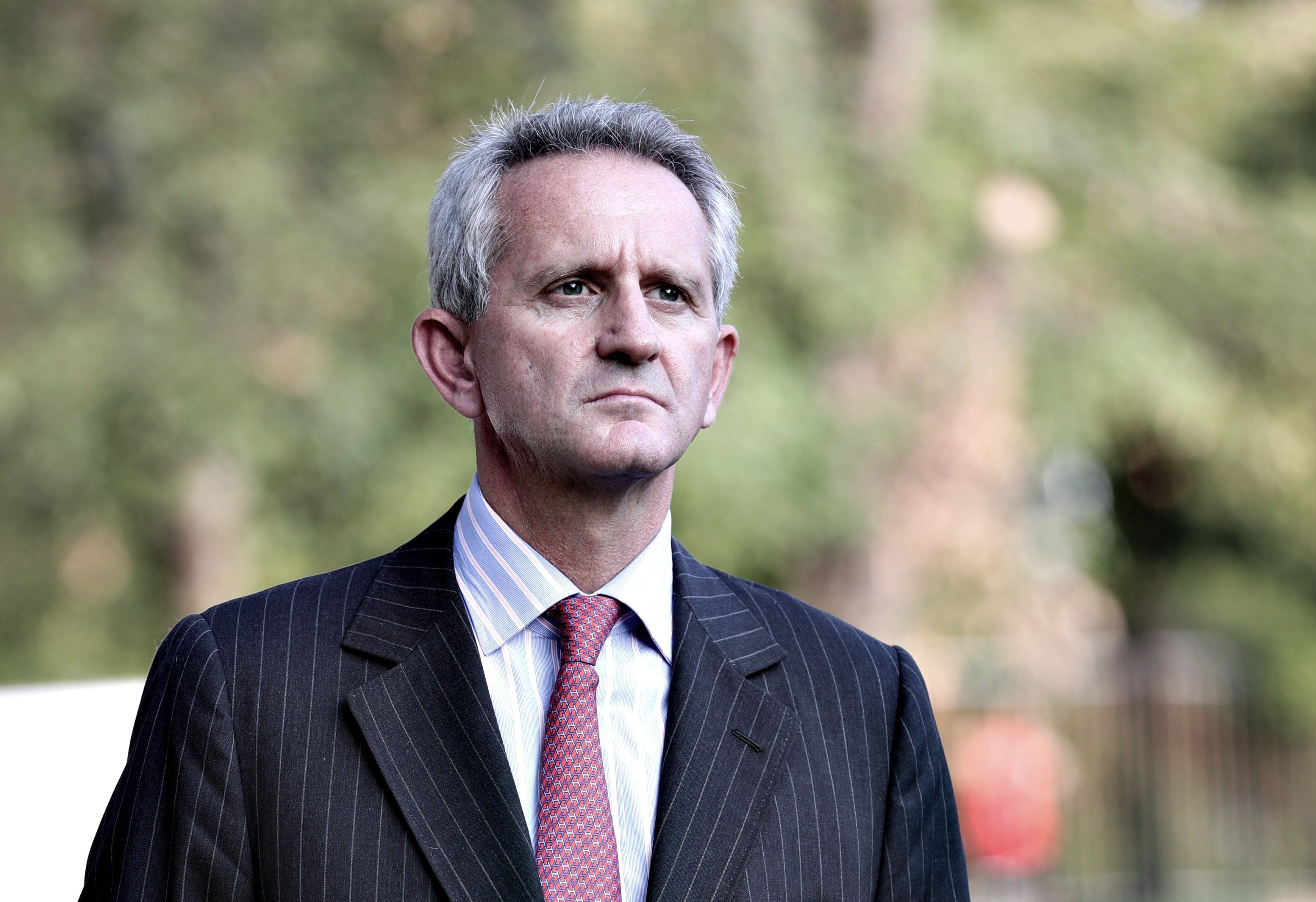 Mediobanca, il duello arriva fino in Bce. E l’esecutivo si sfila