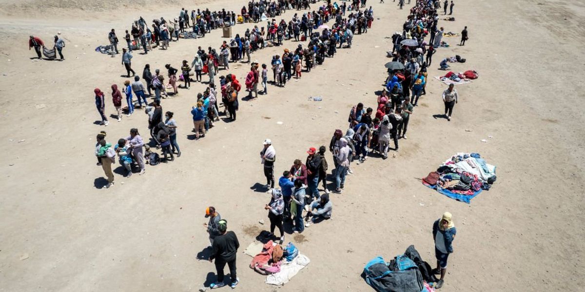 NextImg:Biden admin deploys 800 troops to border to assist with migrant processing rather than stemming invasion