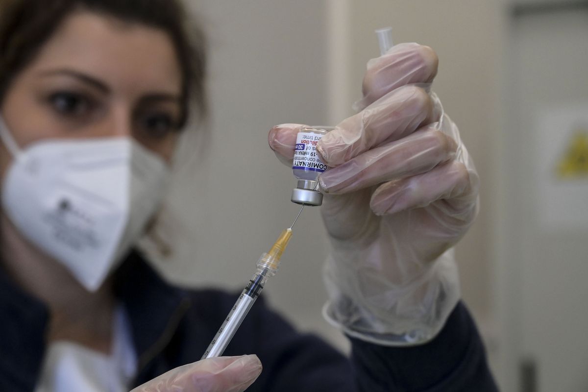 Cresce l’allarme sul Dna nei vaccini: «I residui si concentrano nelle ovaie»