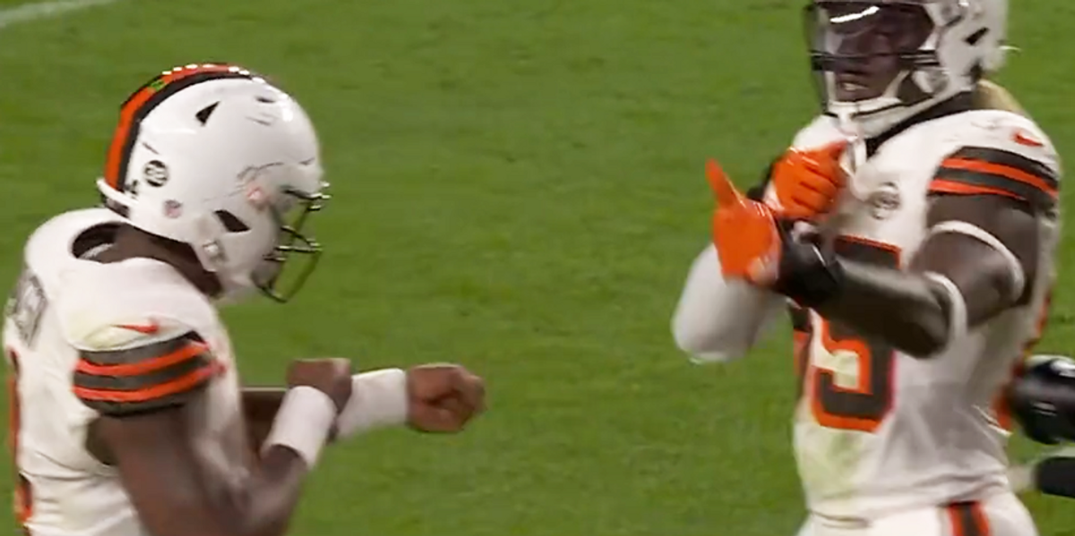 NextImg:NFL fines quarterback for pretending to shoot a gun during touchdown celebration