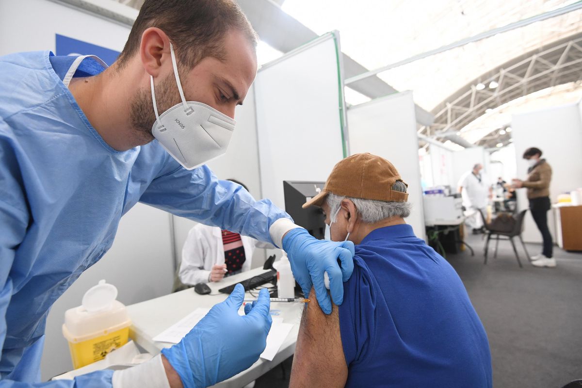 «Colpito da tumore dopo le vaccinazioni. Medici imbarazzati sulla correlazione»