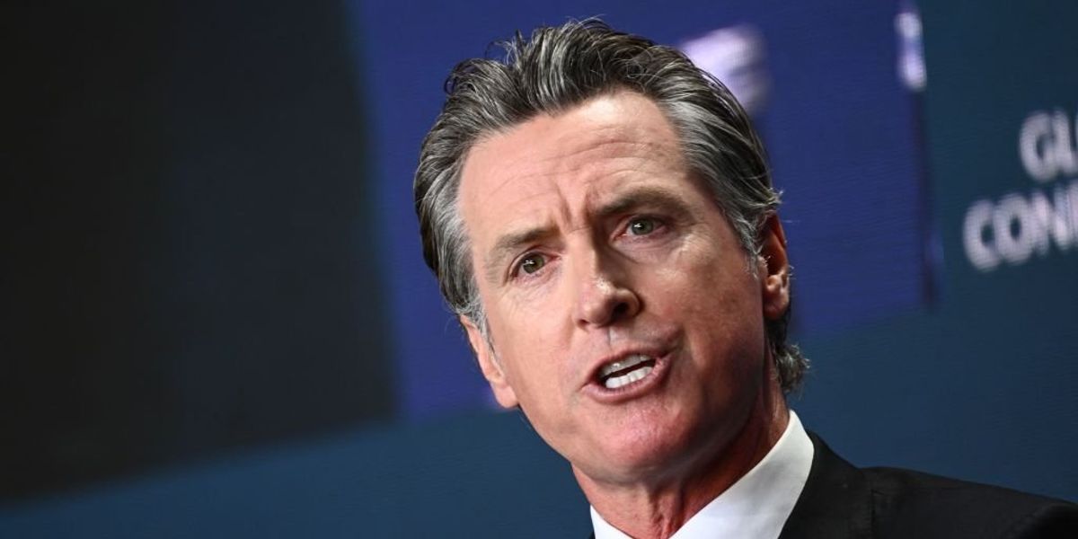 NextImg:People pounce after Newsom welcomes GOP to 'the freedom state' of California ahead of 2nd Republican presidential primary debate