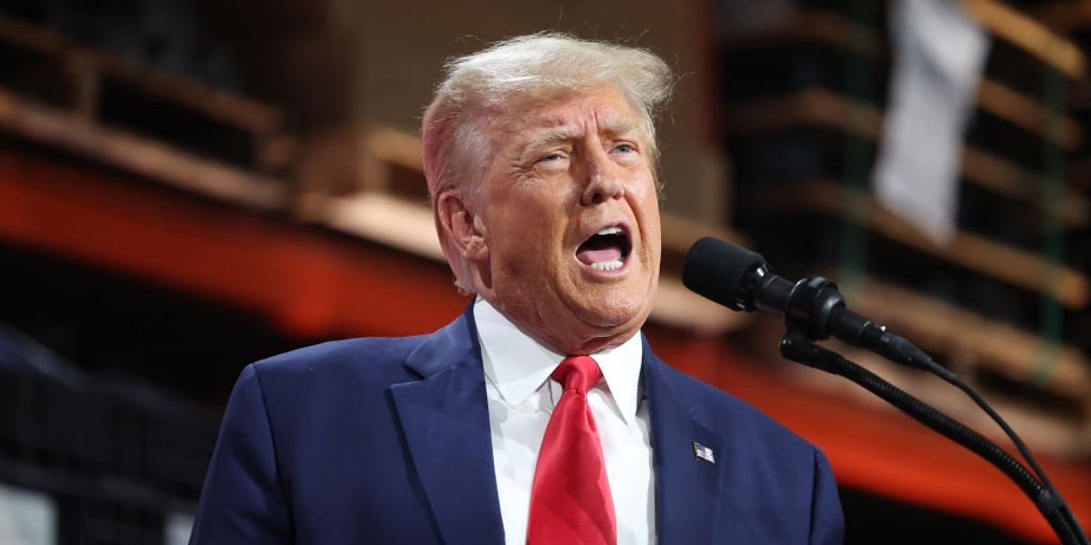 NextImg:Trump slams Biden's electric vehicle mandate, vowing to eliminate it on day one