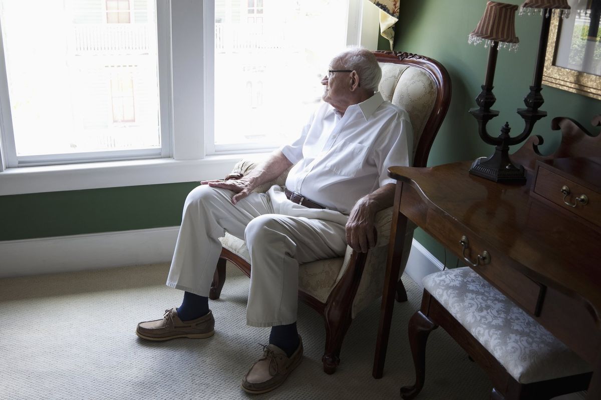 Modello Conte: bimbi a rischio, vecchi soli