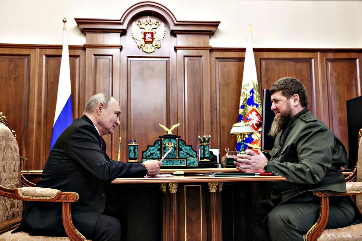 Putin avverte: «Lavoriamo ad armi atomiche avanzate». La Nato lusinga Zelensky