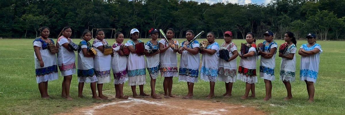 the Amazonas of Yaxunah Softball Team