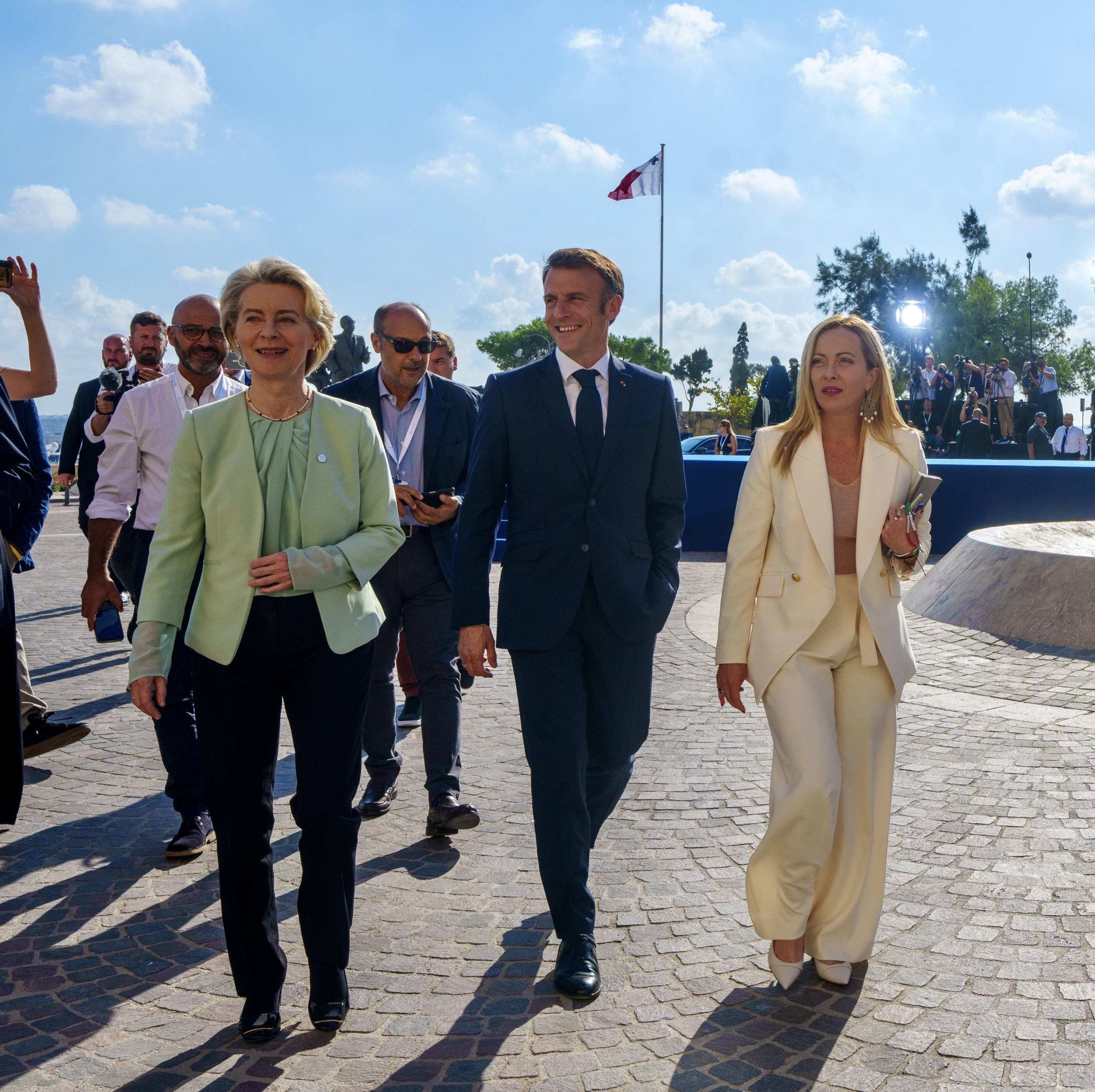 Meloni: «Tutti solidali con i confini altrui». Primi fondi per Tunisi