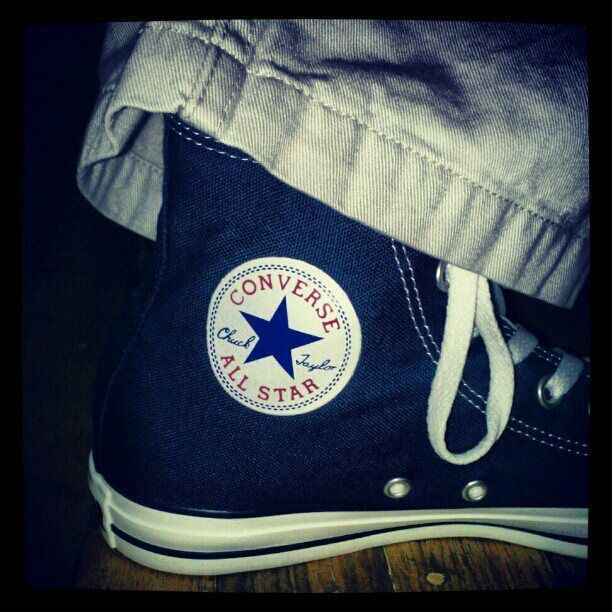 Blue chuck discount taylors crip