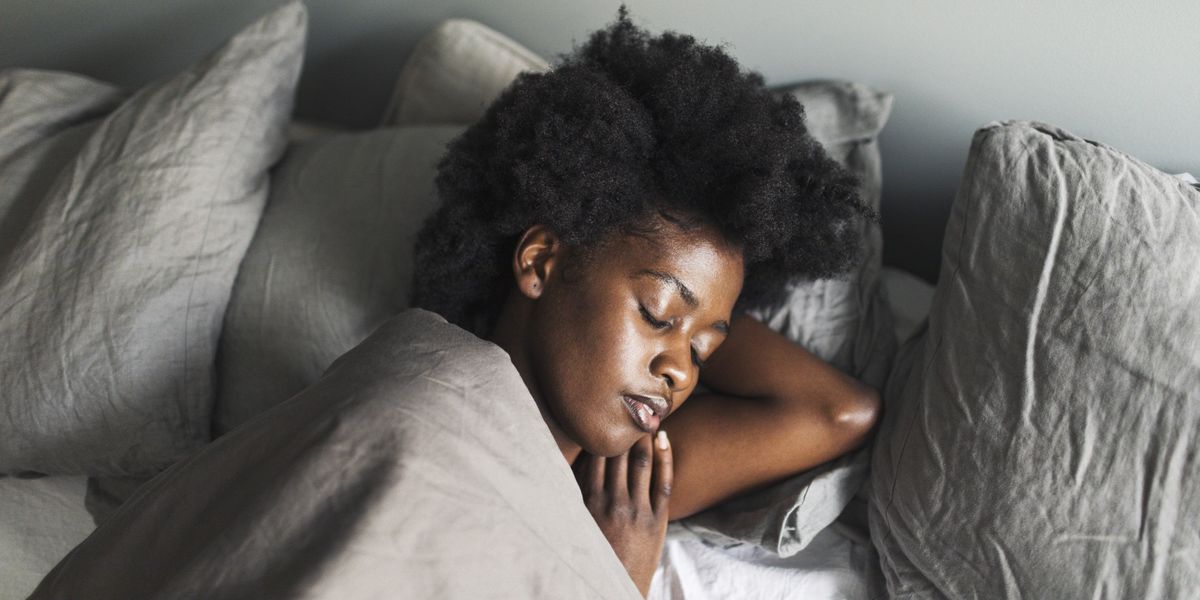 It’s Time To Get Cozy With The 10 Best Weighted Blankets For Anxiety