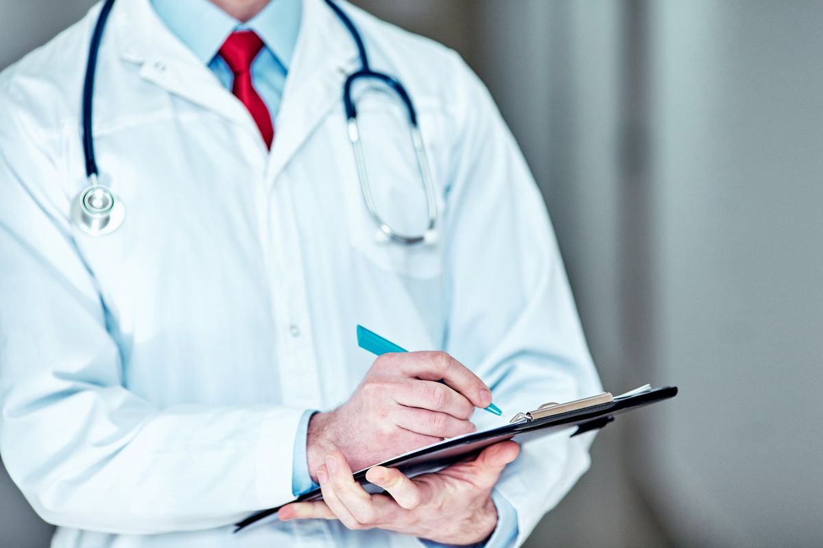 I medici che curano i danni da vaccino