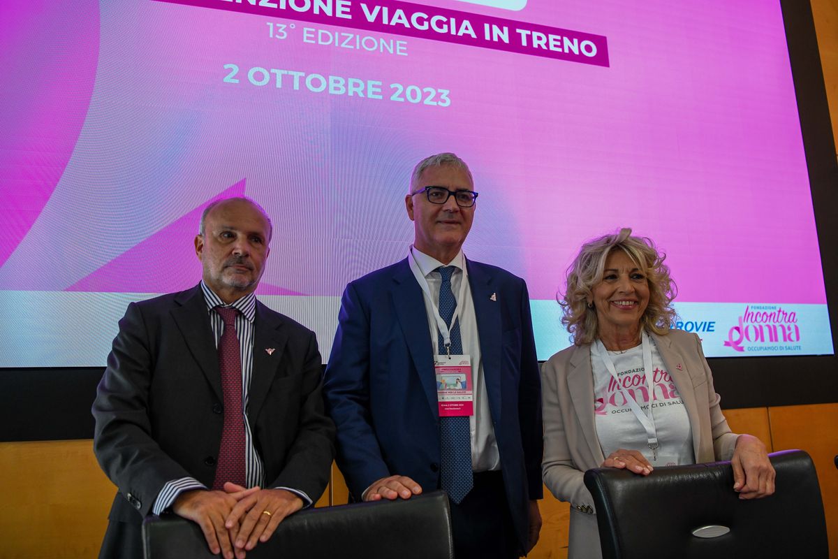 Con Frecciarosa riparte sui treni la prevenzione del tumore al seno