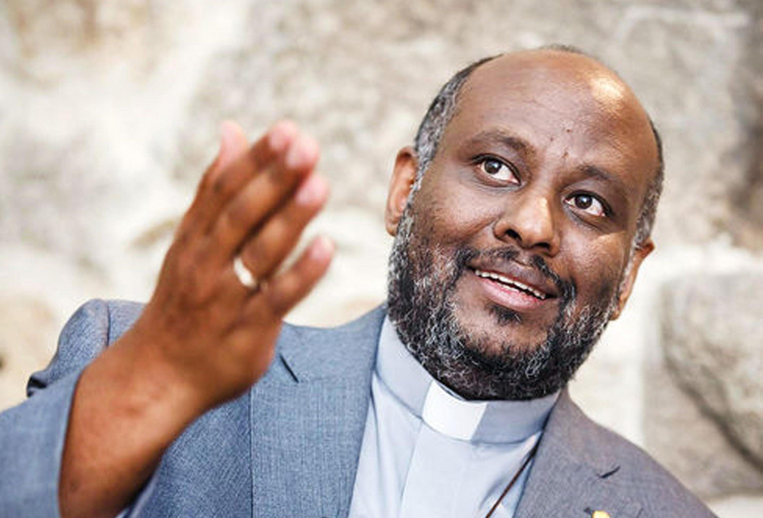 Il quotidiano dei vescovi scende in campo. E tira calci