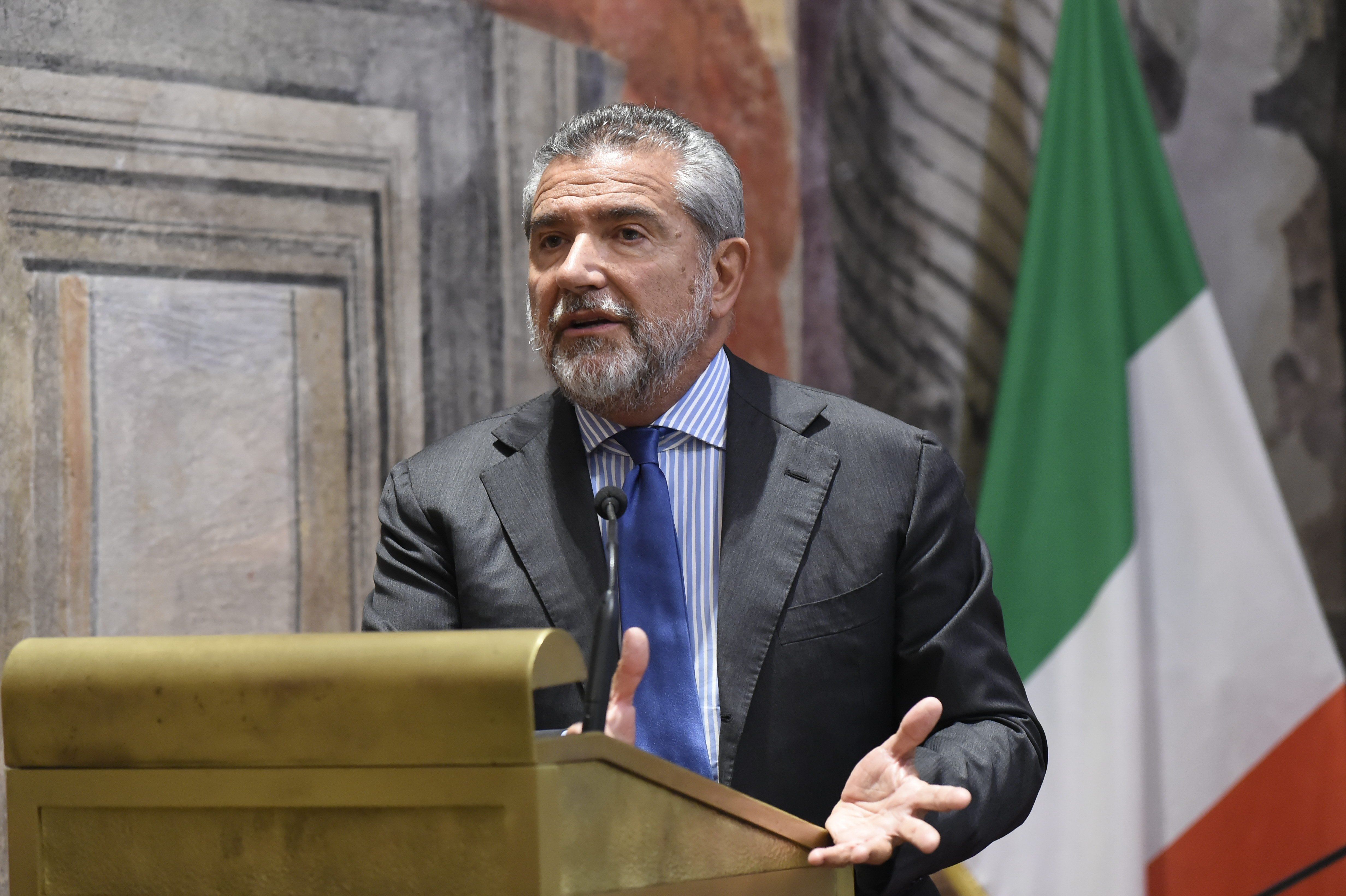 «Bugie sui tagli alla salute: 3 miliardi in più in manovra. Fondi extra per investire»