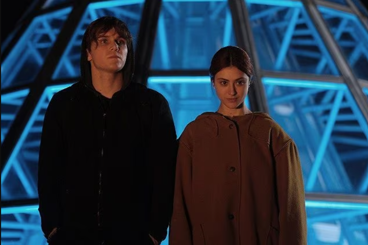 «Eppure cadiamo felici»: l'adolescenza e i suoi turbamenti nella serie Rai