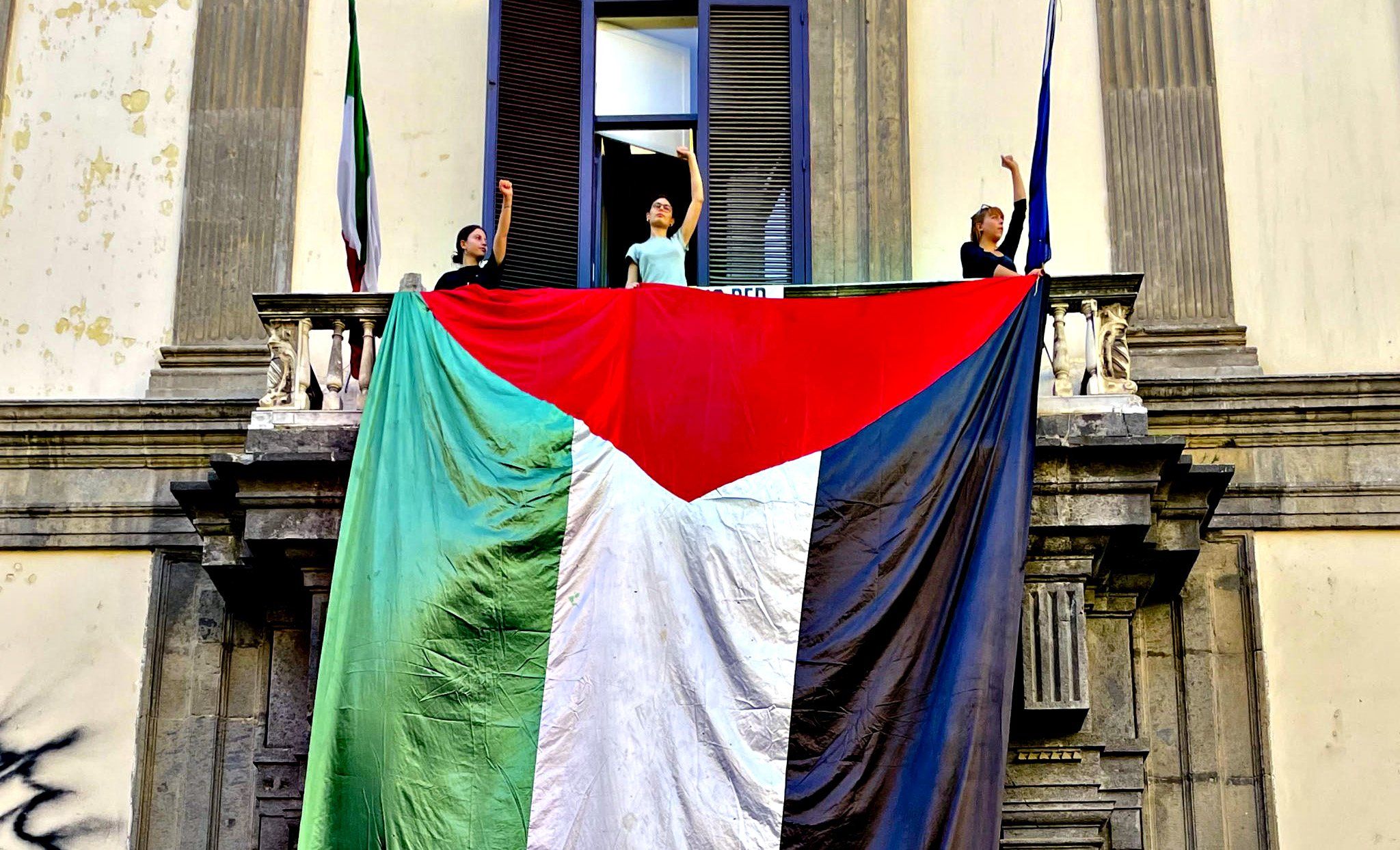 Studenti (e non solo) esultano, Valditara: «Serve la prigione»