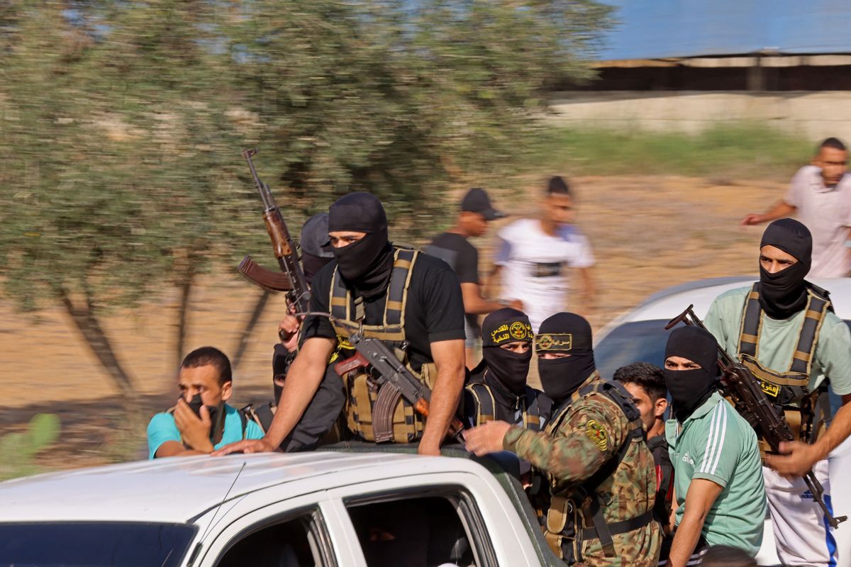 Hamas: «Ogni bomba è un civile giustiziato». Dispersi due italiani