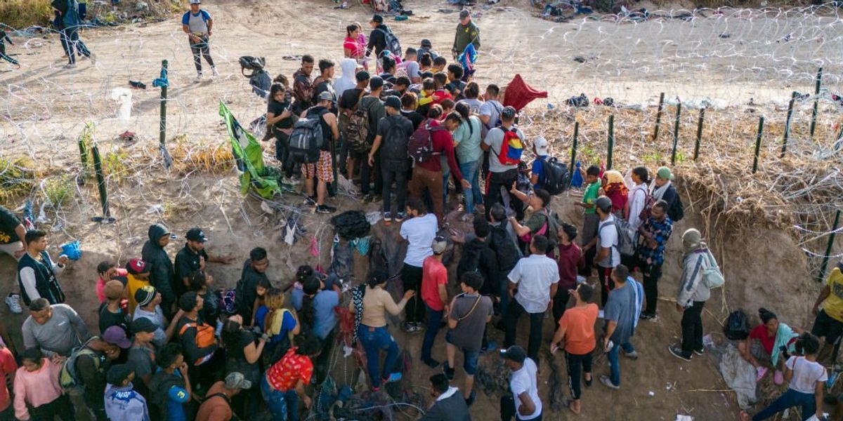 NextImg:Denver asks border officials to hand out flyers discouraging migrants from seeking shelter in sanctuary city