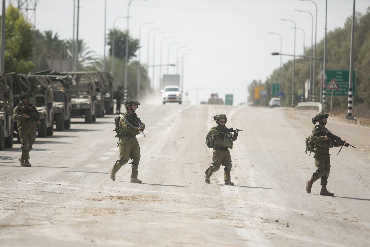 Tel Aviv risponde: ora Gaza è sotto assedio