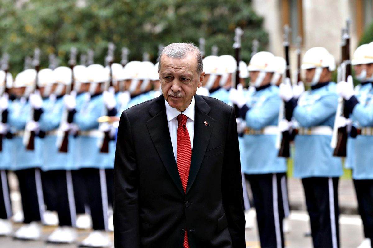 Erdogan punge gli alleati americani. «Perché hanno inviato portaerei?»