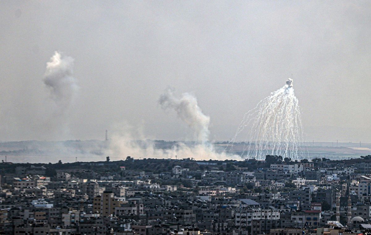Israel Accused of 'Blatant War Crime' as HRW Confirms White Phosphorus ...