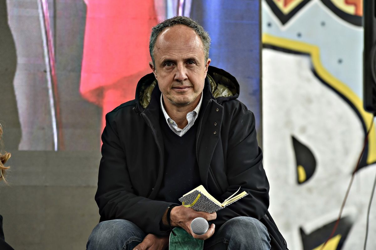 Sansa adesso scopre il garantismo. La denunciante: «Fatti poco chiari»