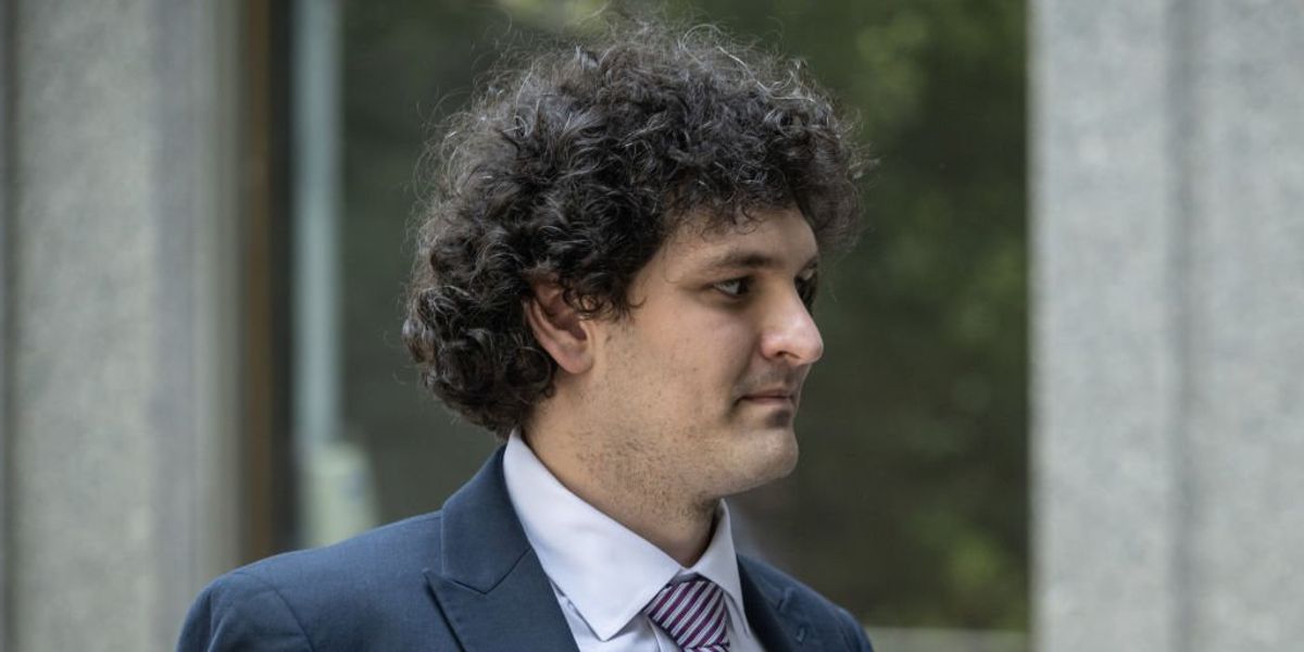 NextImg:Sam Bankman-Fried reportedly had dinner with Hillary Clinton after pumping $200M into former Clinton aide's firm
