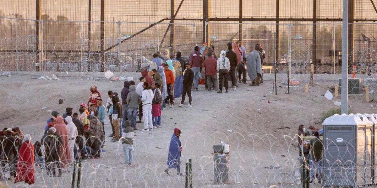 NextImg:'This is so bad': Fox News reporter corrects the record after mainstream media outlet calls the open border a 'myth'
