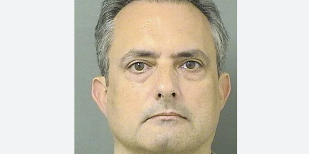 Former Florida teacher kills himself while facing trial for alleged sexual relationship with 16-year-old student