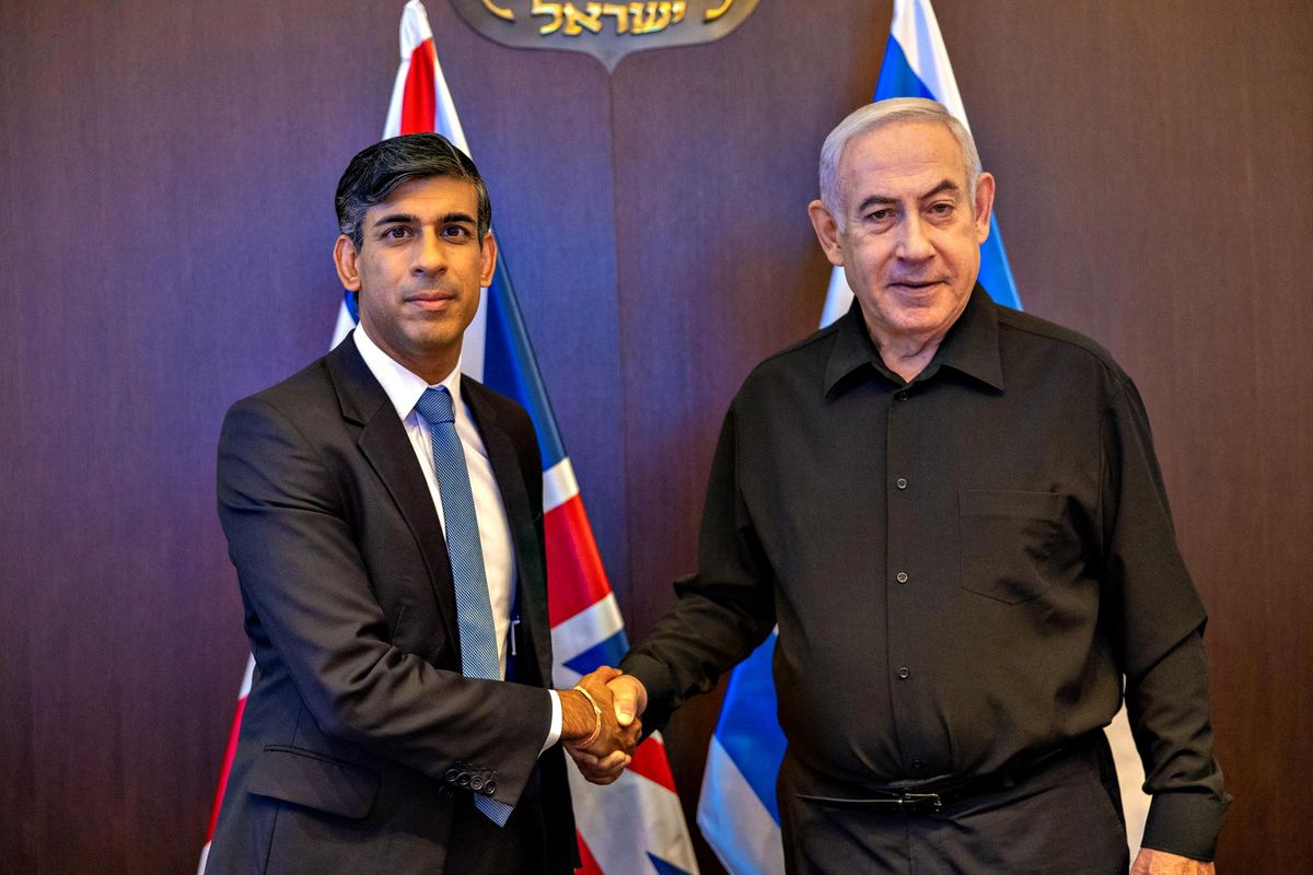 Sunak corre da Netanyahu: «Uniti contro i nuovi nazisti». Diplomatici in fuga da Ankara