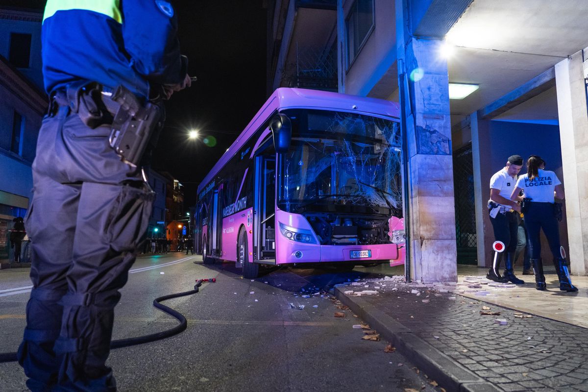 Un altro incidente, Mestre ferma i bus elettrici