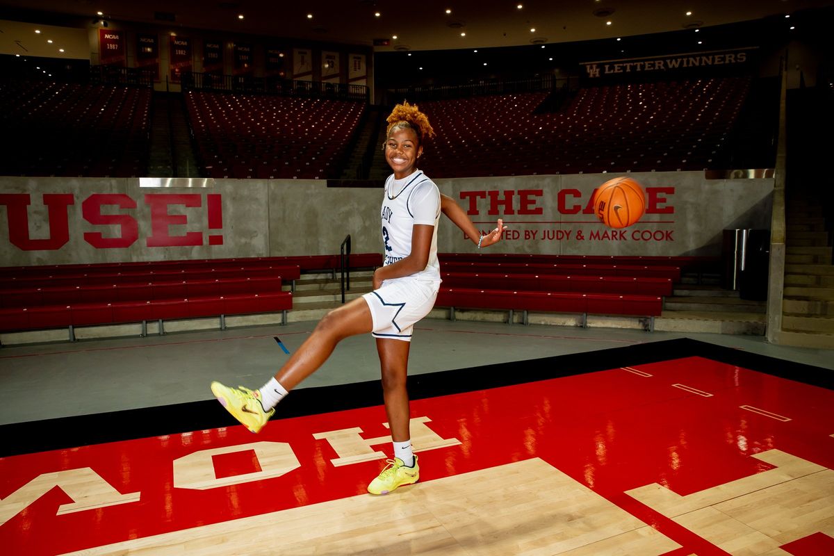 VYPE HOU Public School Preseason Girls Basketball Player of the Year Fan Poll Presented By Sun And Ski Sports