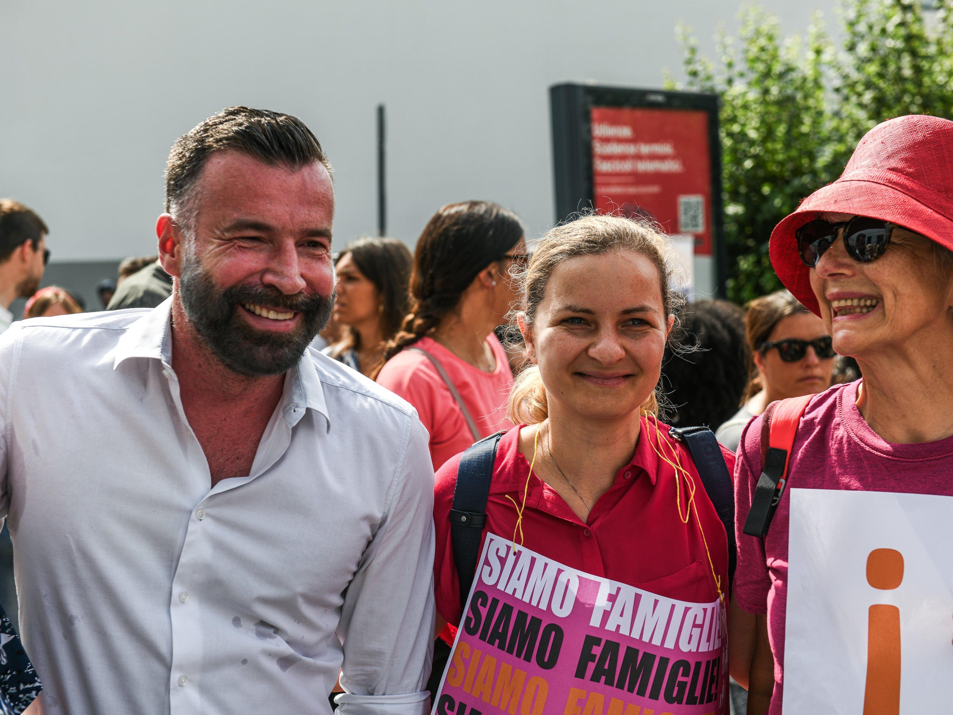 Gli avvoltoi Lgbt in picchiata sul caso. «Adesso basta famiglia tradizionale»