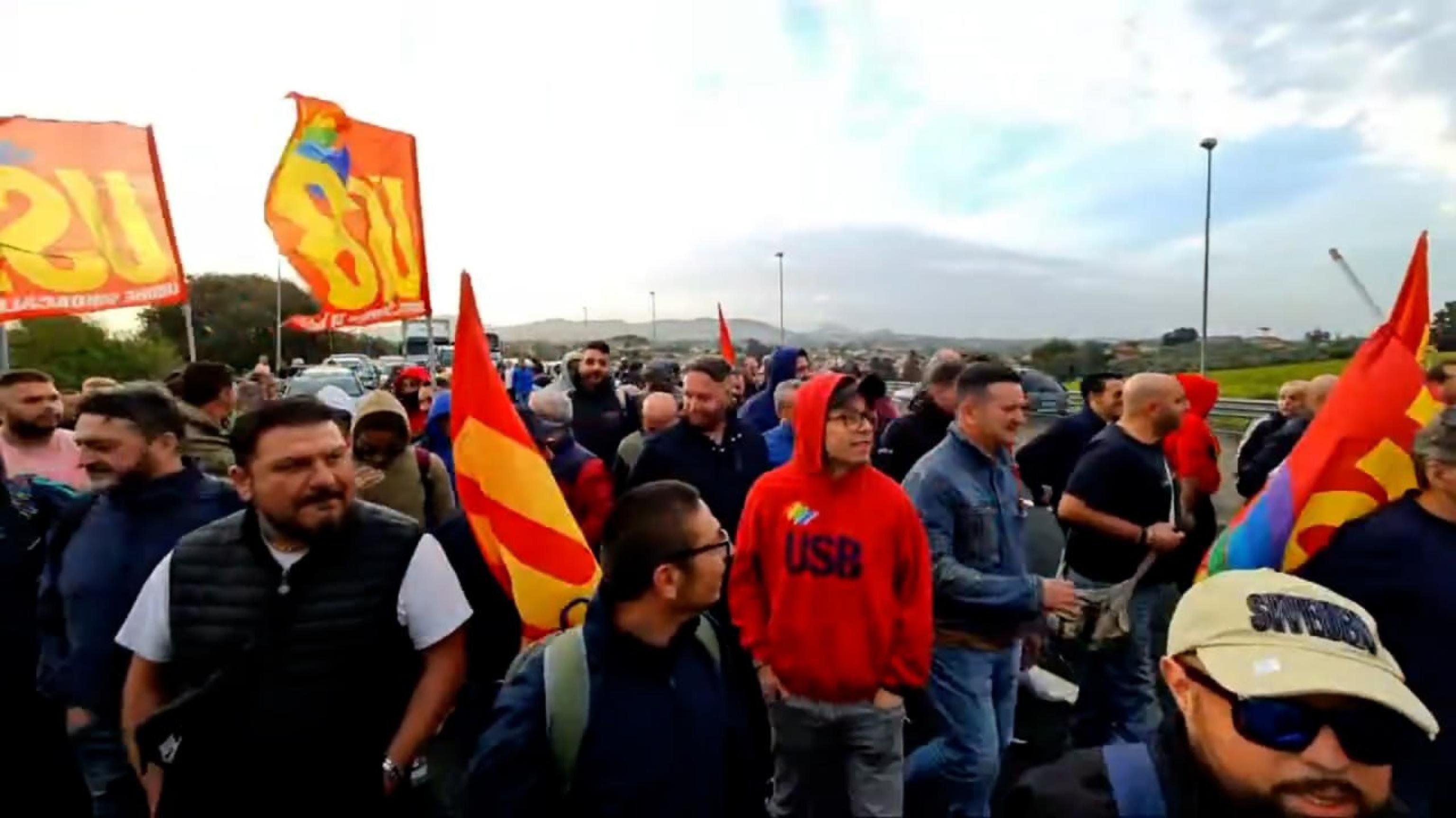 Soluzione lontana per l’Ilva. Passi avanti su Piombino capitale dell’acciaio in Italia