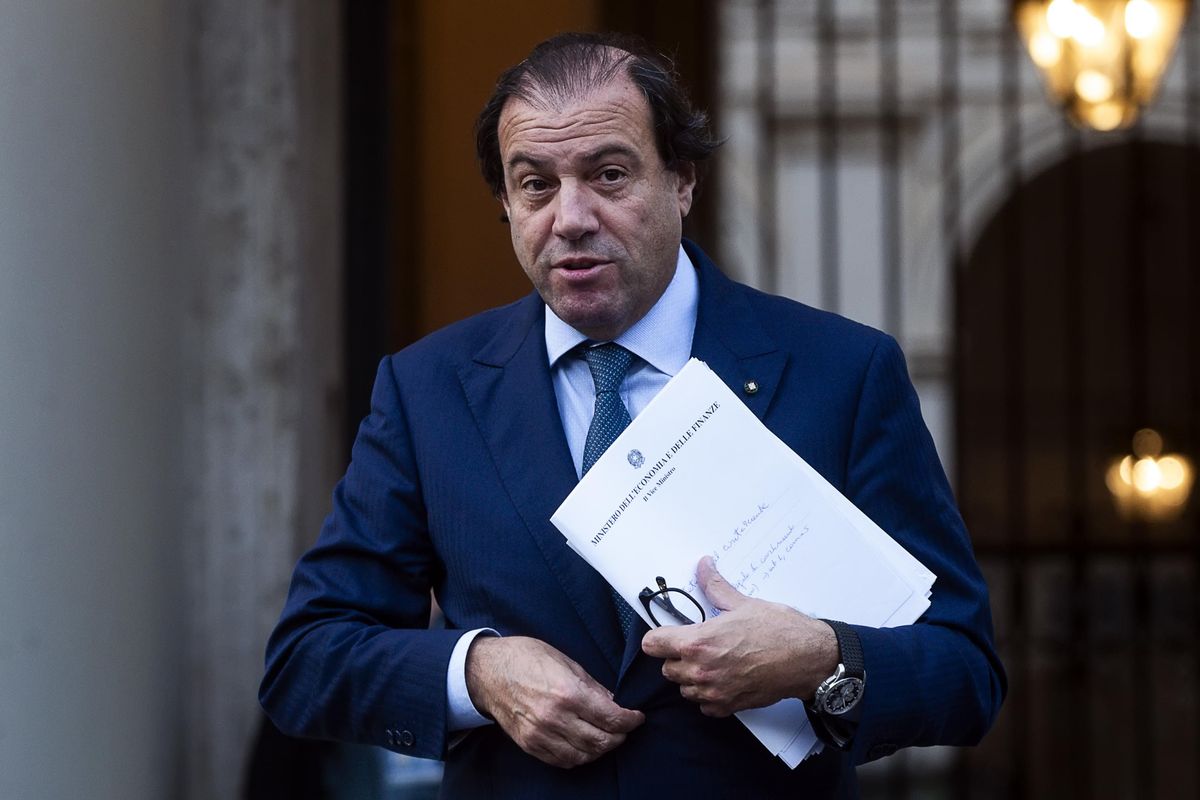 Dal taglio agli assegni degli statali risparmi in manovra per 150 milioni