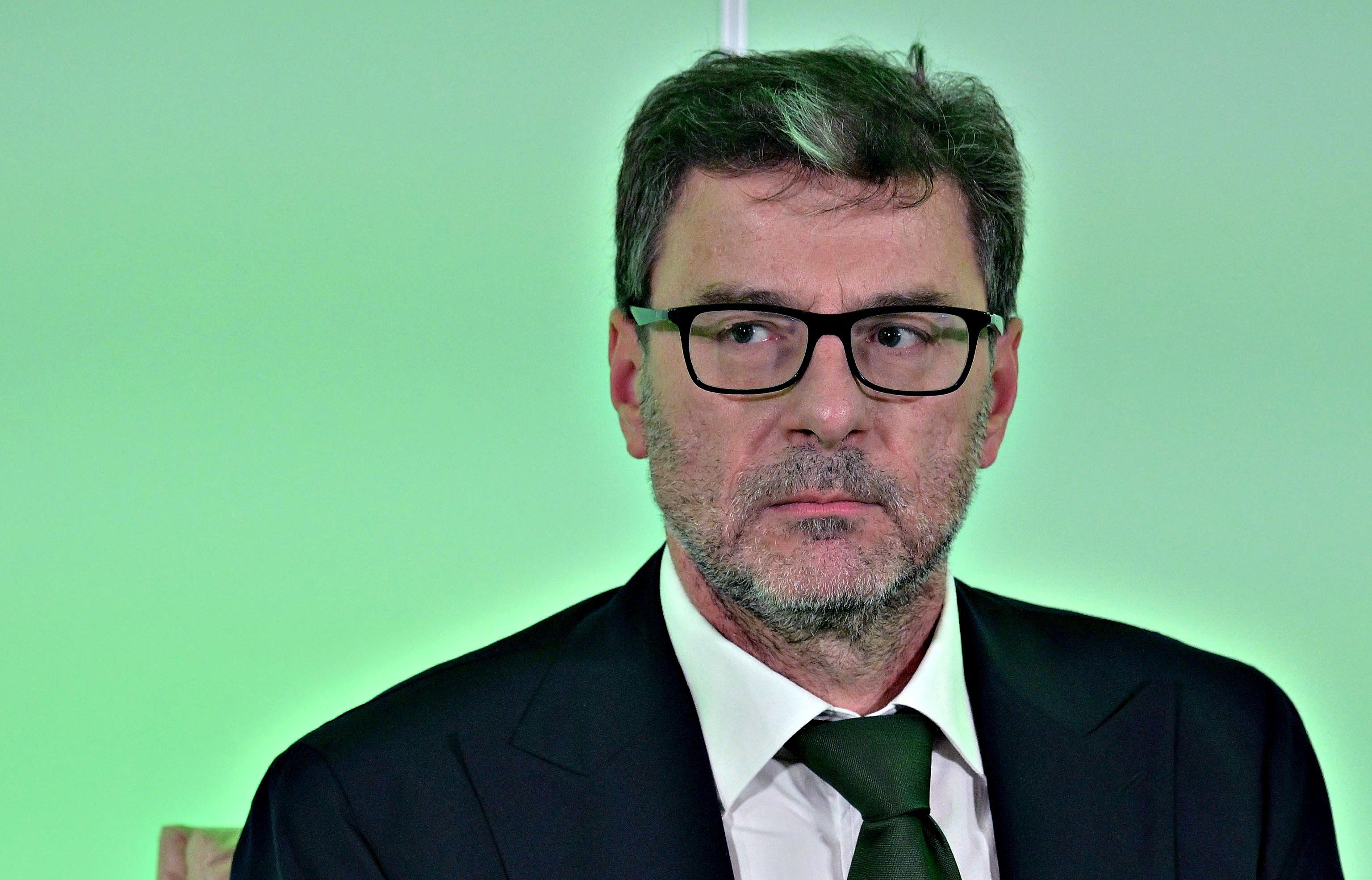 Meno aiuti alle madri per salvare le pensioni