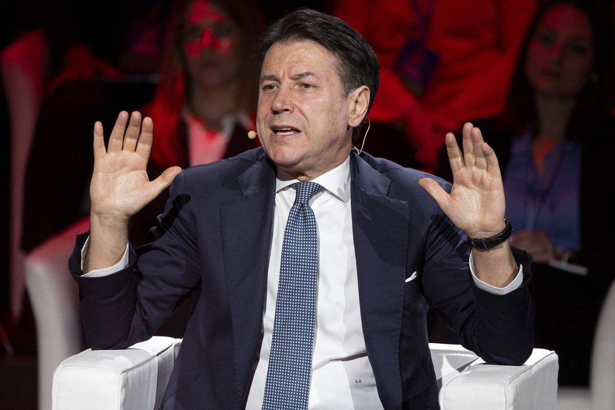 L’uomo che calpestò l’Aula con dpcm e lockdown ora teme il premier forte