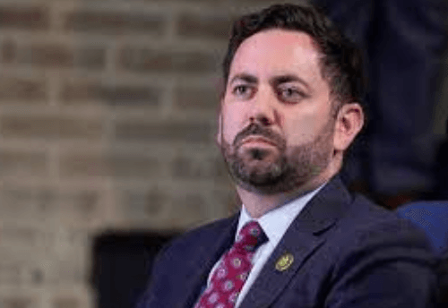 Most Endangered House Republicans Line Up Behind Extremist Speaker