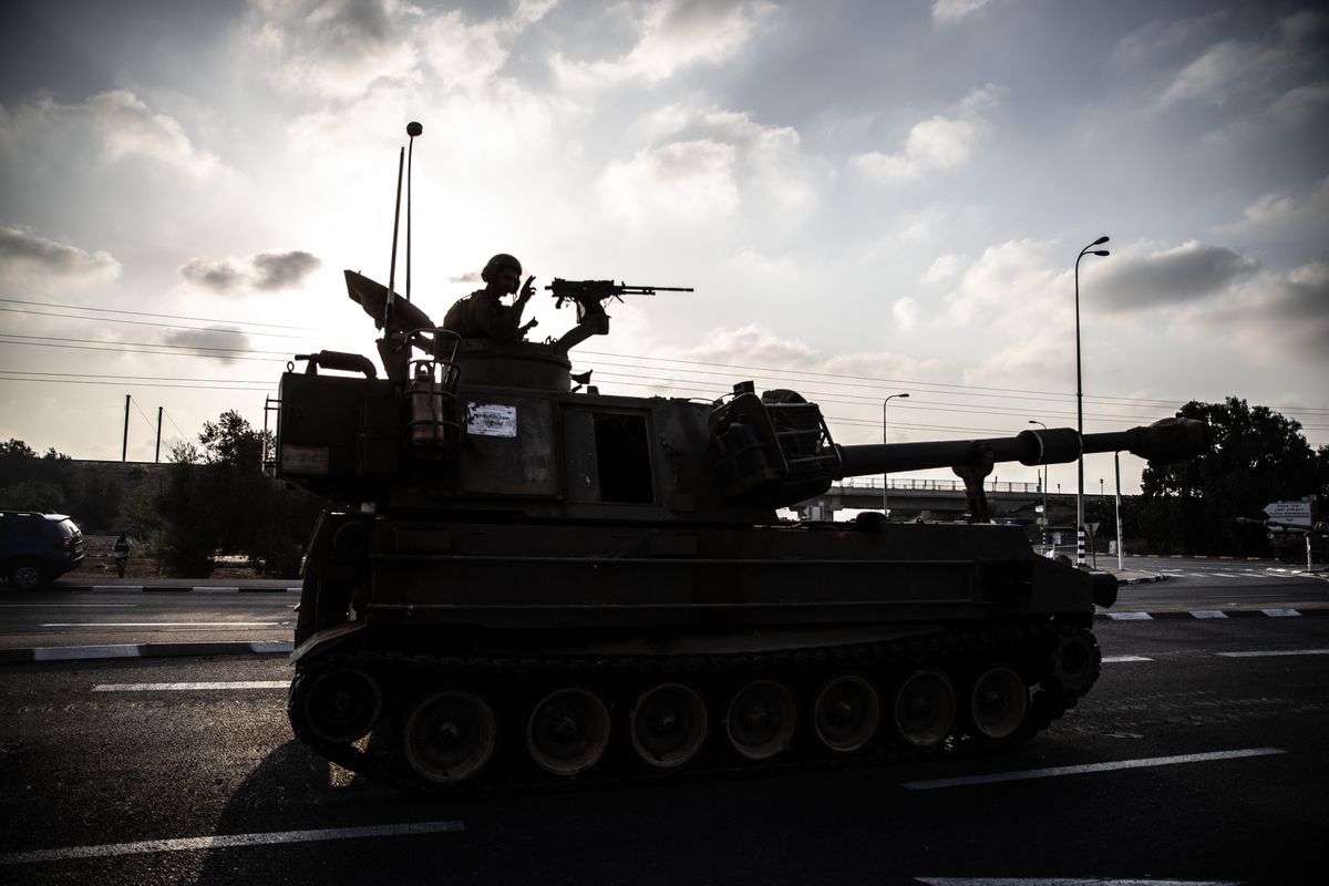 Blitz notturni a Gaza: l’invasione si avvicina