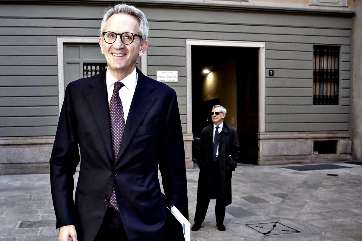 L’assemblea di Mediobanca tiene i vecchi manager. Nagel tende la mano a Delfin